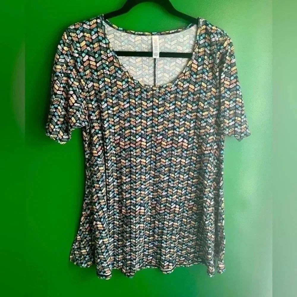 CLEARANCE! LulaRoe Oversized Tshirt Top Size Small S